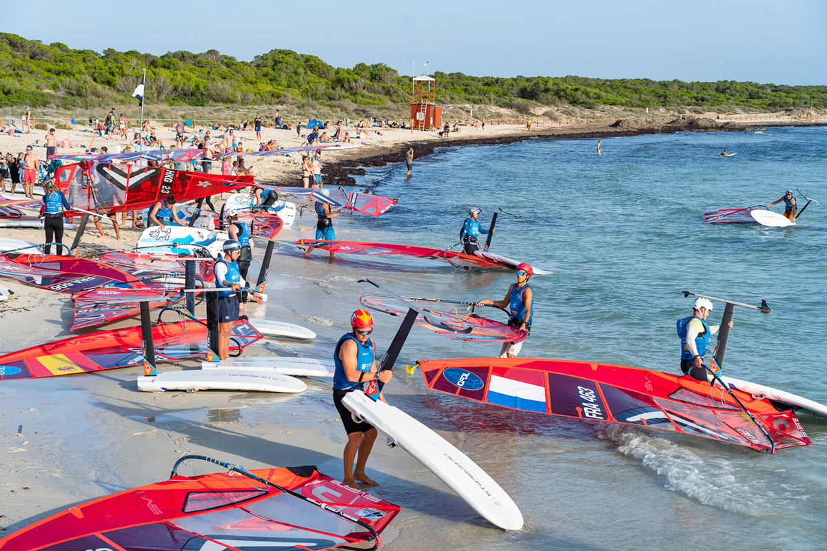 actualidad náutica, noticias náuticas, club nàutic sa ràpita, campeonato del mundo, mundial iqfoil, 